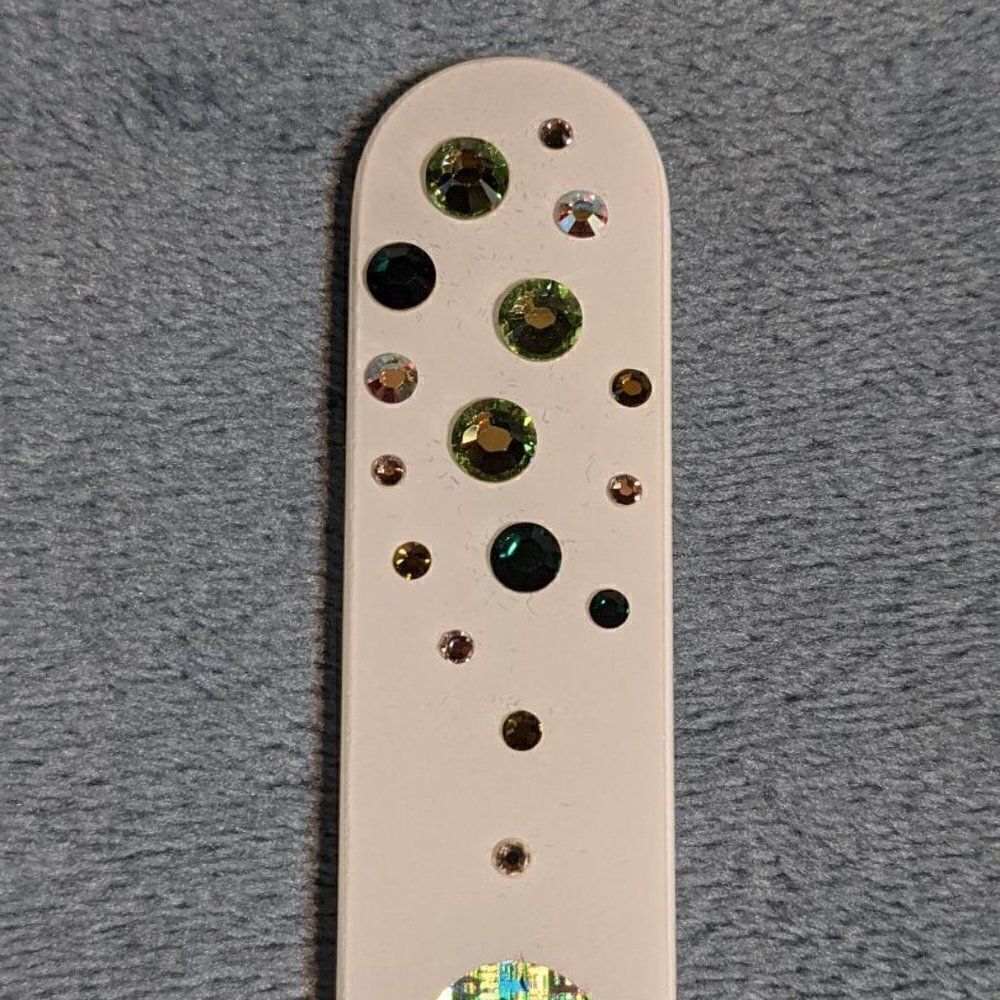 🆕7.5" White Czech Crystal Nail File W/BEAUTIFUL LIGHT & DARK GREEN SWAROV…